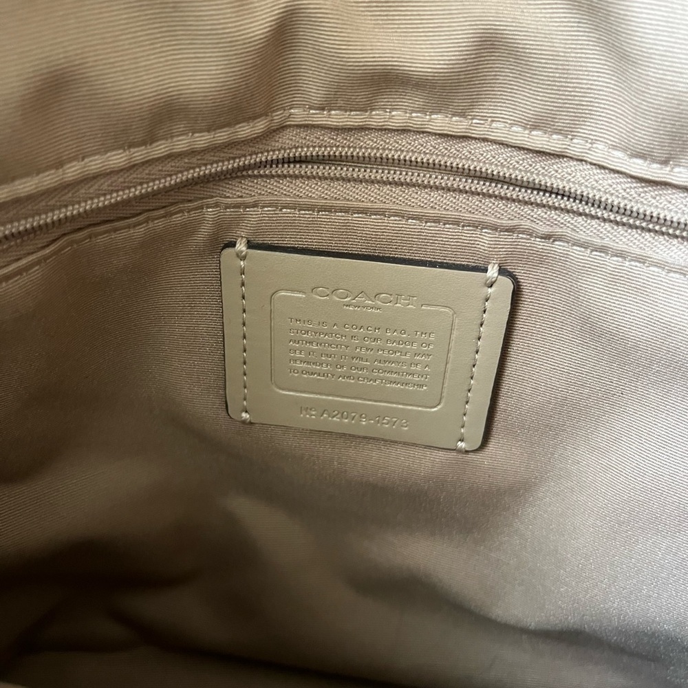 Coach Cream Vintage Soft Leather Multi Compartment Tote Bag - Picture 8 of 16